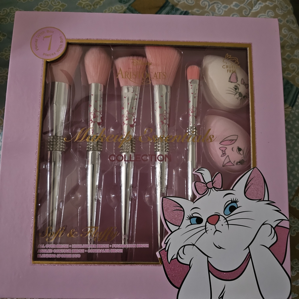 Disney Aristocats Makeup Brush Set - Picture 4 of 9